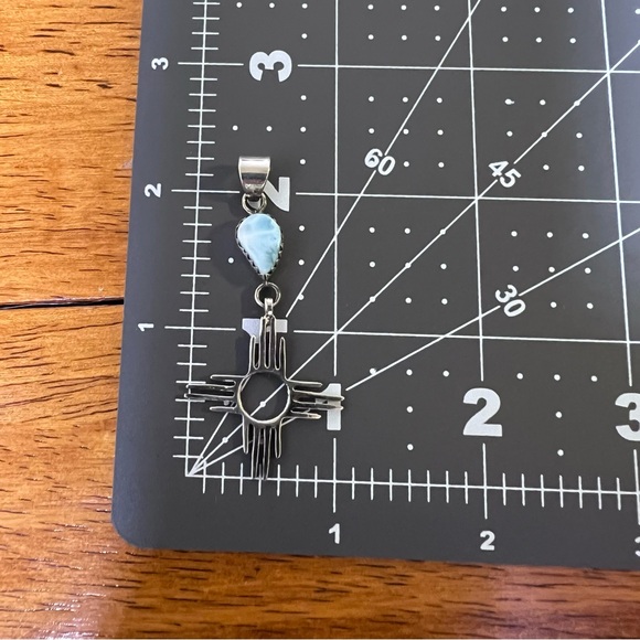 925 Sterling Silver & Larimar Zia Pendant • Southwestern • - Picture 4 of 10